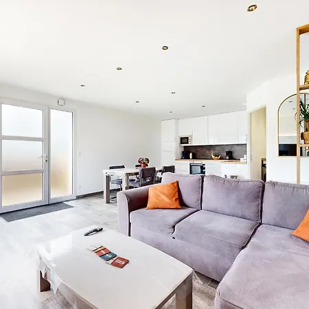 Holiday home Gorgeous In Lorcher With Kitchen Angerville-l'Orcher