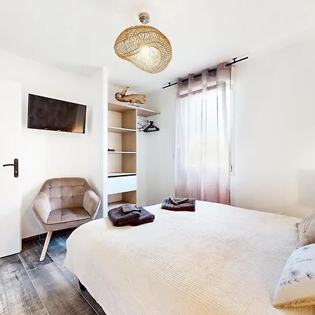 Holiday home Stunning In L'orcher *