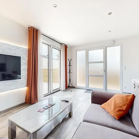 Gorgeous In Lorcher With Kitchen Holiday home
