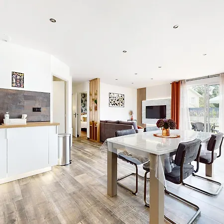 Holiday home Stunning In L'orcher *